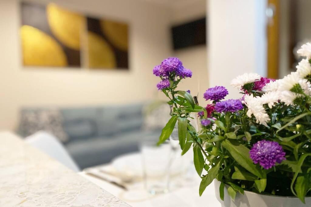 Exclusive 2Br! Apartment Near City Center +Netflix 바르샤바 외부 사진