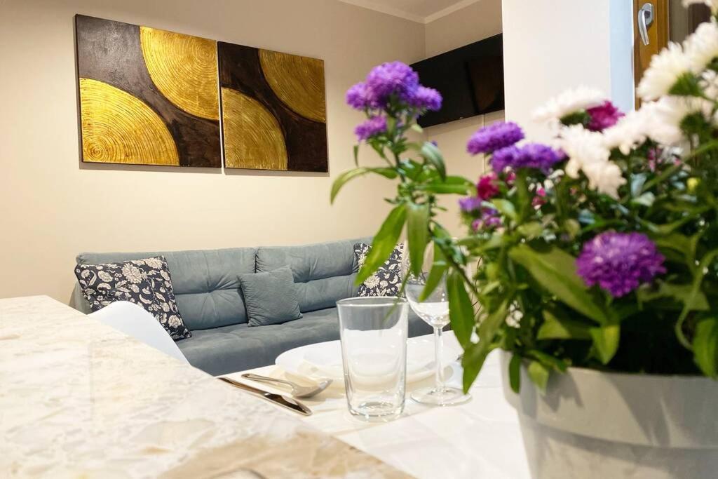 Exclusive 2Br! Apartment Near City Center +Netflix 바르샤바 외부 사진
